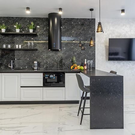 Лучшие Апартаменты На 2 Этаже В Жк Seven Kiev Bagian luar foto