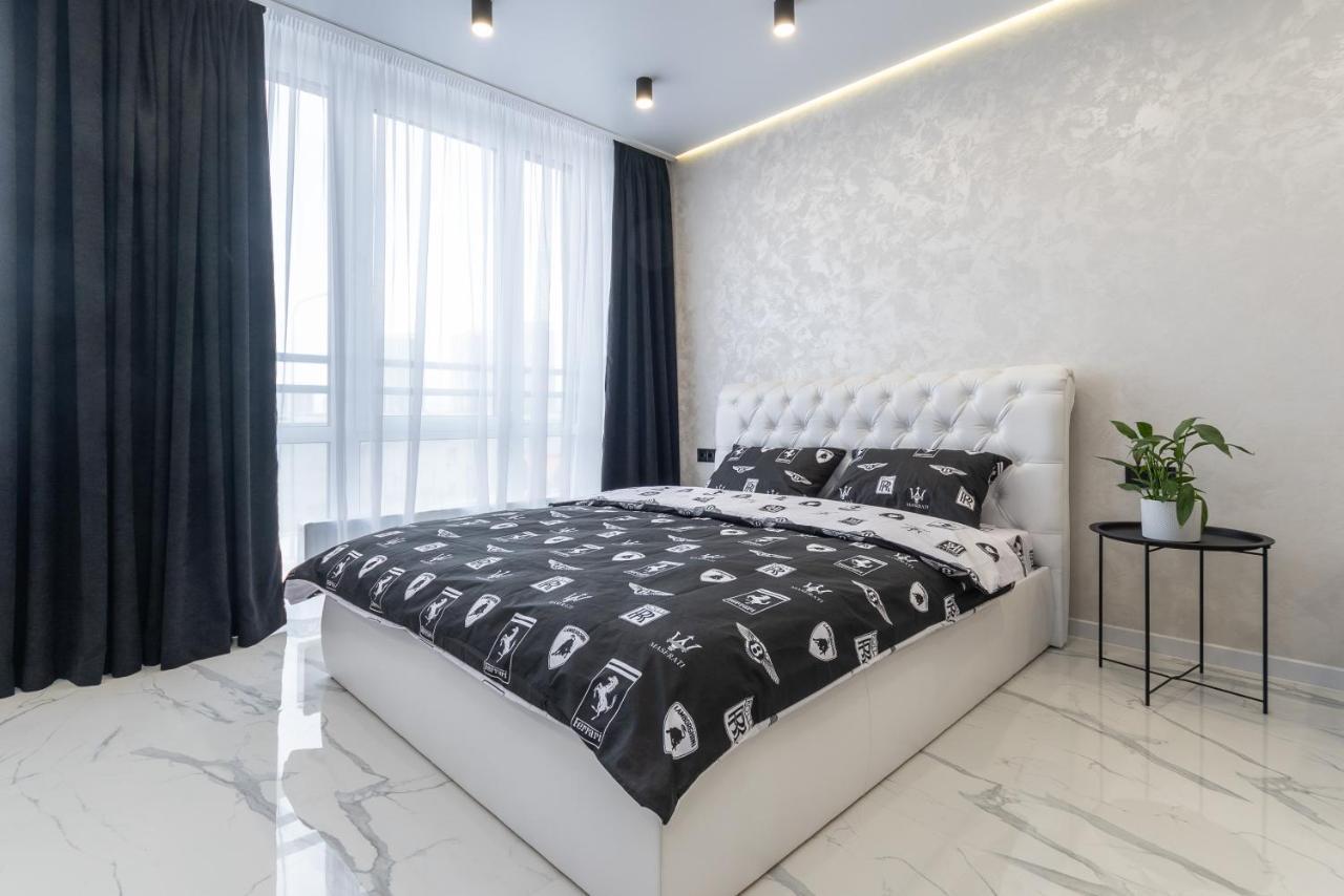Лучшие Апартаменты На 2 Этаже В Жк Seven Kiev Bagian luar foto